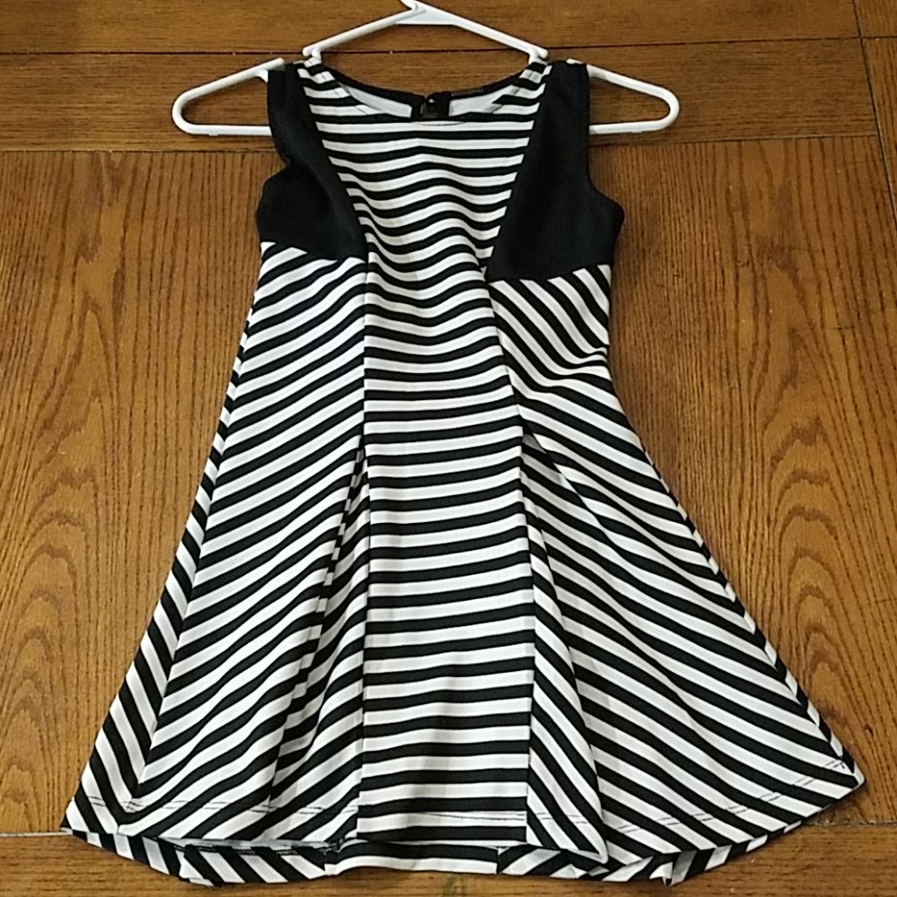 Poof Girl Dress (Size 7-8)